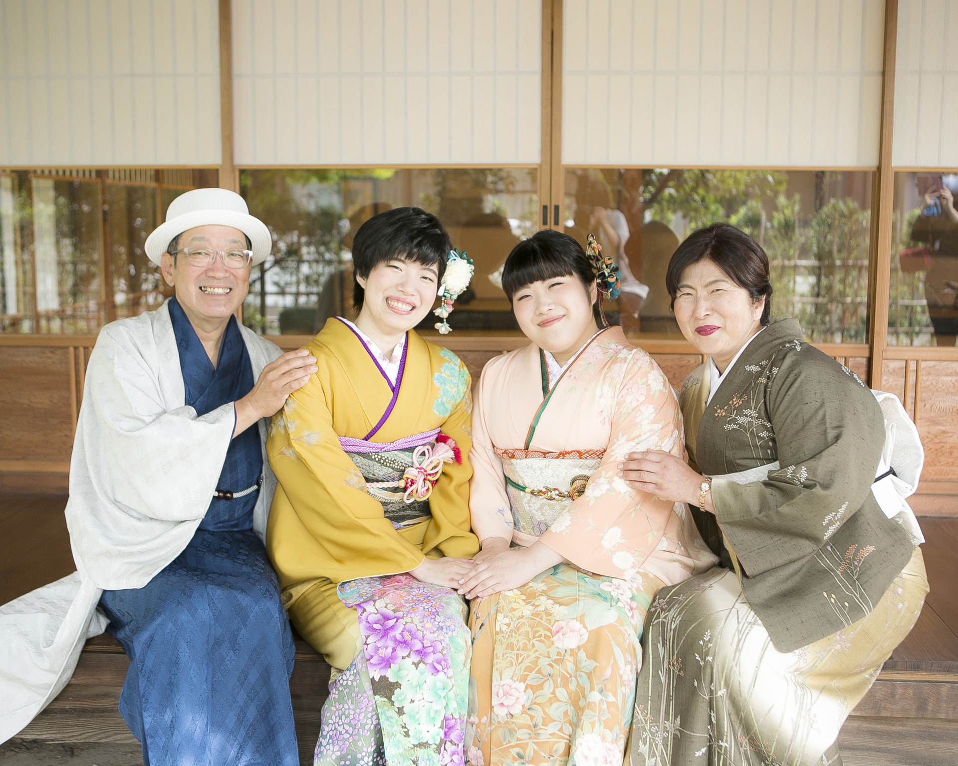 成人式 の前撮りで撮った 家族写真 が宝物になりました。着物の質が良く、値段も割に合っていました｜神戸市 北区山田町
