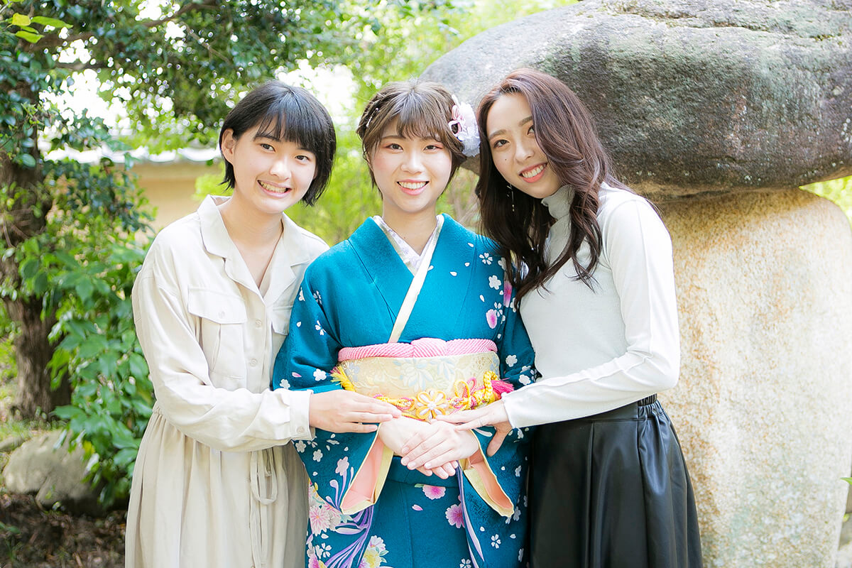 成人式の前撮りで三姉妹の写真