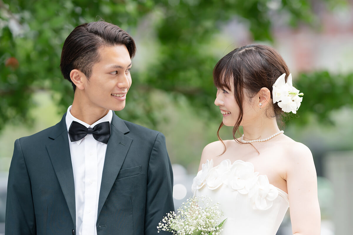 結婚式のパールネックレス 新婦 親族 ゲストの立場ごとのフォーマルな装いマナーをご紹介 呉服 真珠 えり正